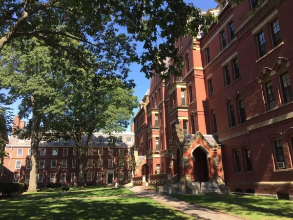 哈佛大学研究：活过90岁的人有这29项共同特征